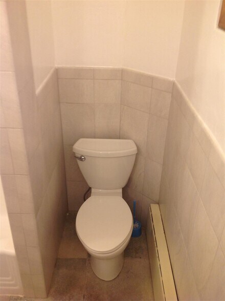 Building Photo - 28 Dover St