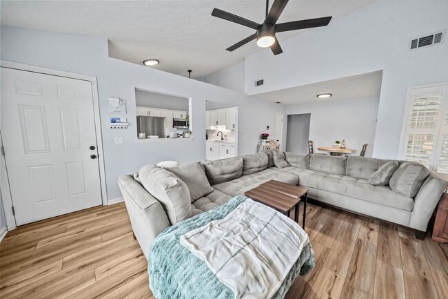 Building Photo - Whitemarsh Island Gem - Charming 3-Bedroom Home on a Corner Lot in Battery Point