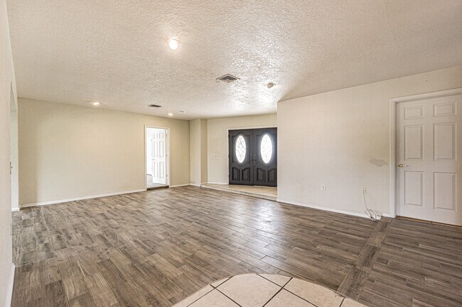 Building Photo - 4149 Floramar Ter