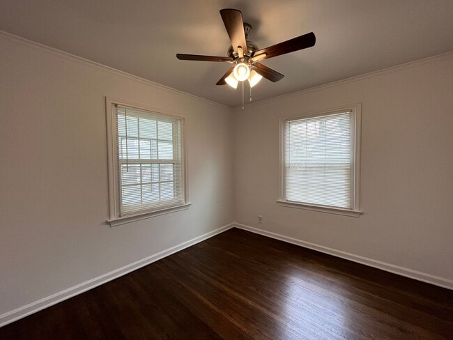 Building Photo - Adorable 2 bedroom 1 bath!