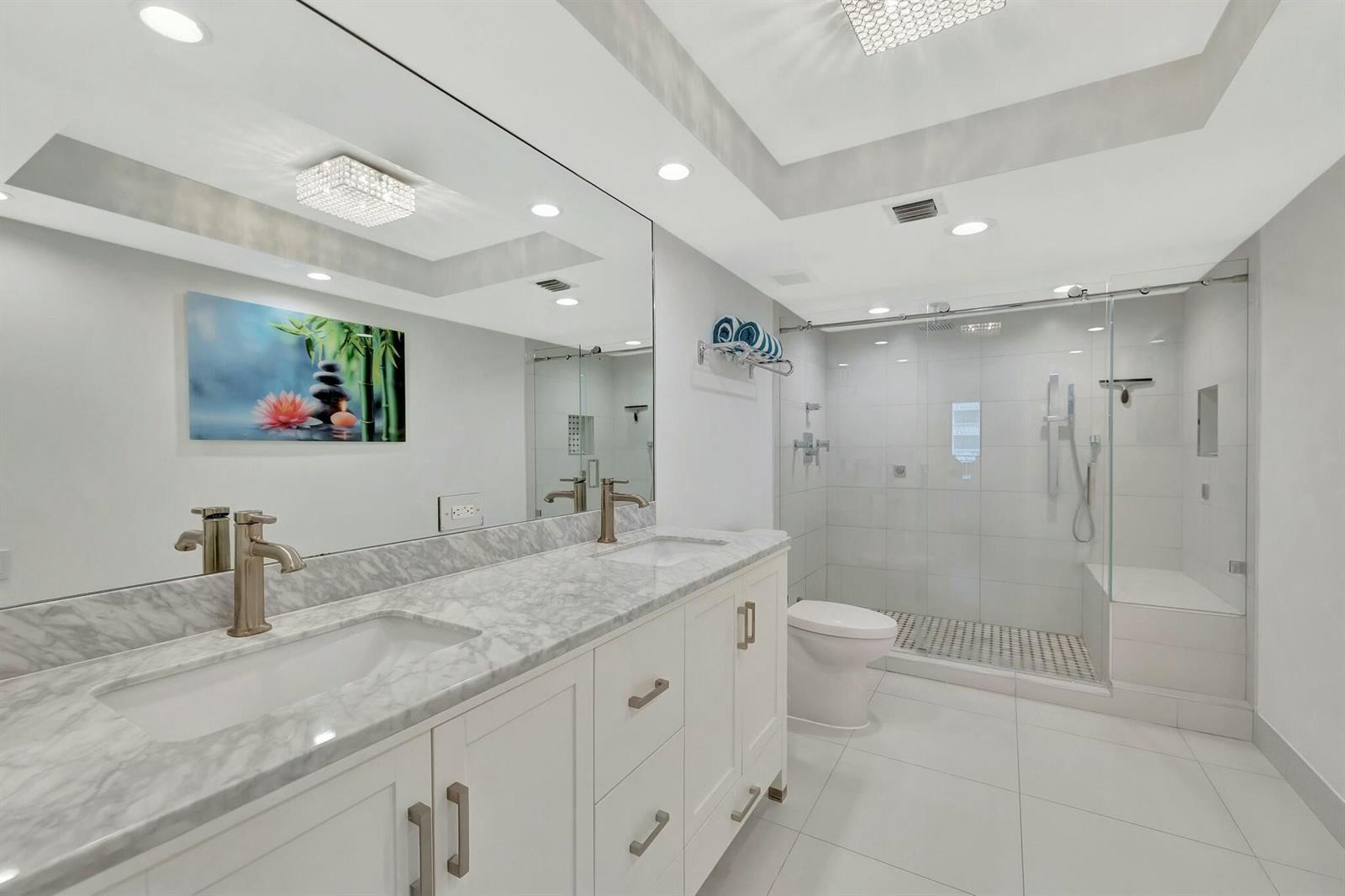 Building Photo - 1167 Hillsboro Mile