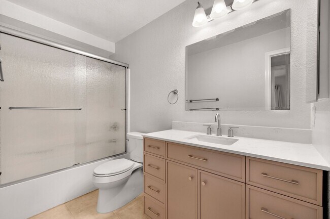 Building Photo - Fully Renovated 2-Bedroom Condo - Everything is NEW!