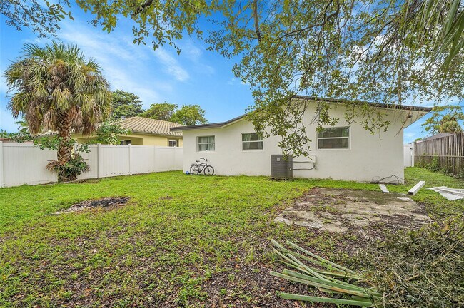 Building Photo - 2784 NW 9th St