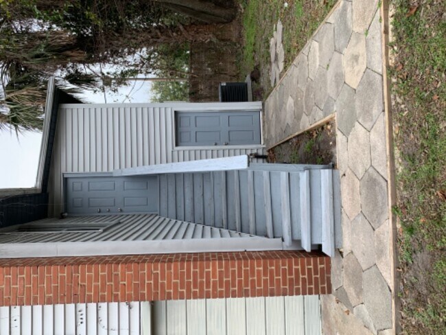 Building Photo - 2243 Gilmore St