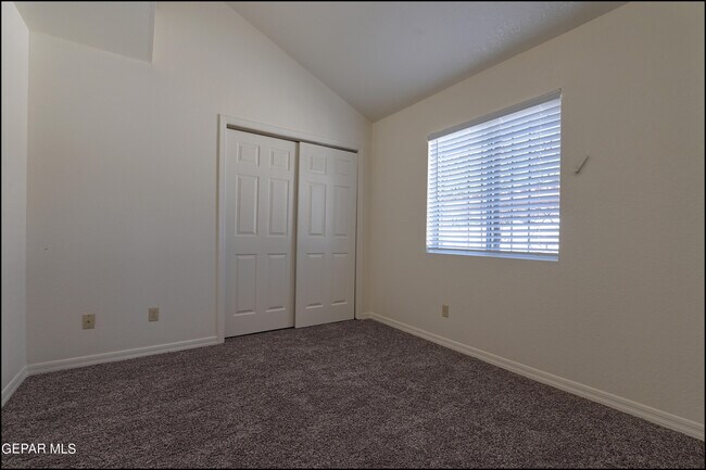 Building Photo - 129 Torrey Pines Dr