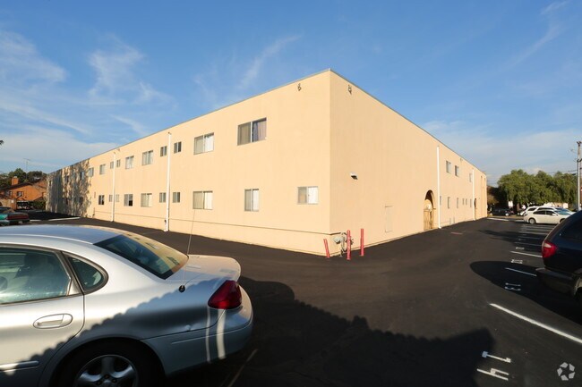 Building Photo - Villa Paschal Apartments