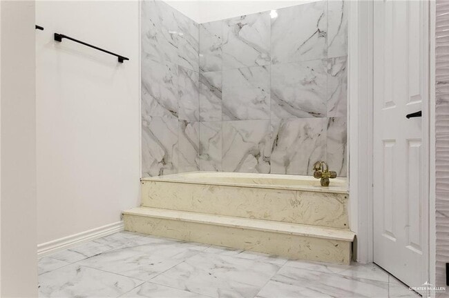 Building Photo - 23 N 2nd St