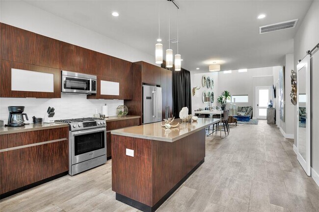 Building Photo - 2209 Padron Pl