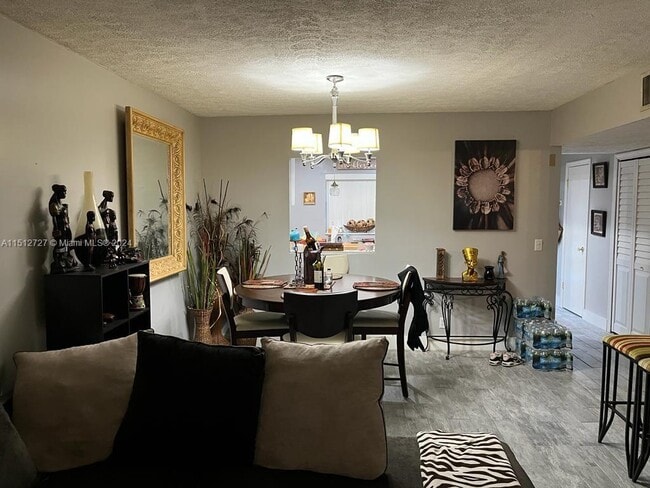 Building Photo - 8000 Lagos de Campo Blvd