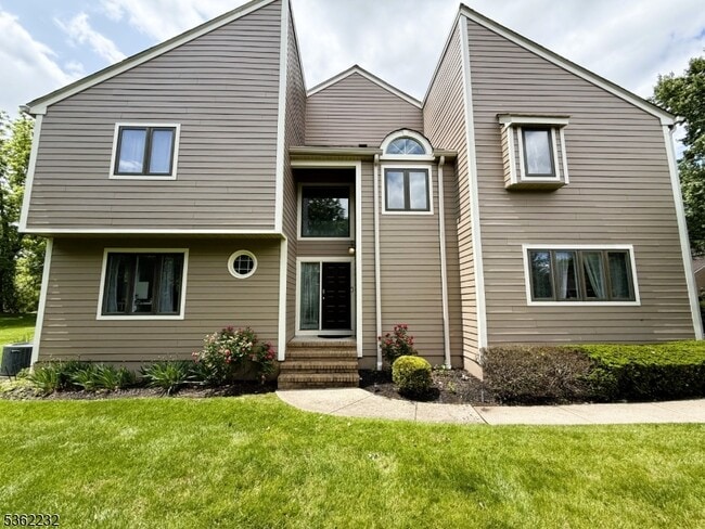 Building Photo - 17 Gabriel Dr