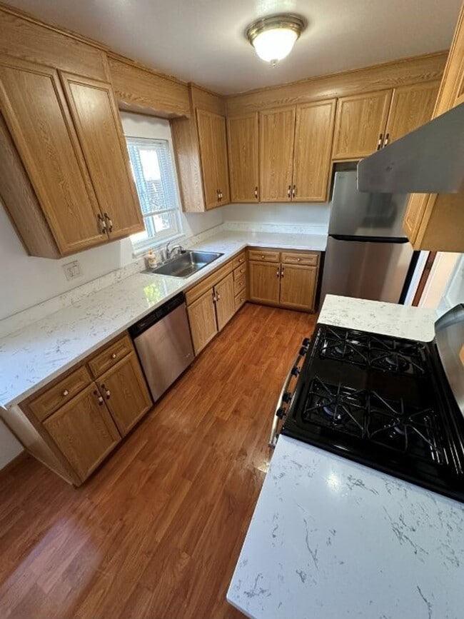 Building Photo - Nor Cal Realty, Inc. - 3 Bedroom 2  Bath with 2 car garage