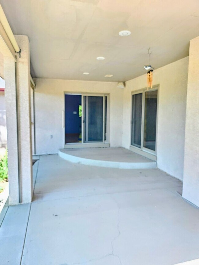 Building Photo - ALL PROSPECTIVE TENANTS MUST SUBMIT A $58 ...