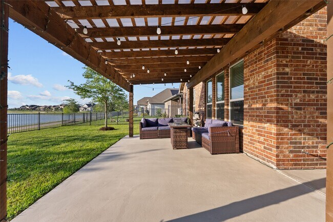 Building Photo - 2609 Arbor Edge Crossing