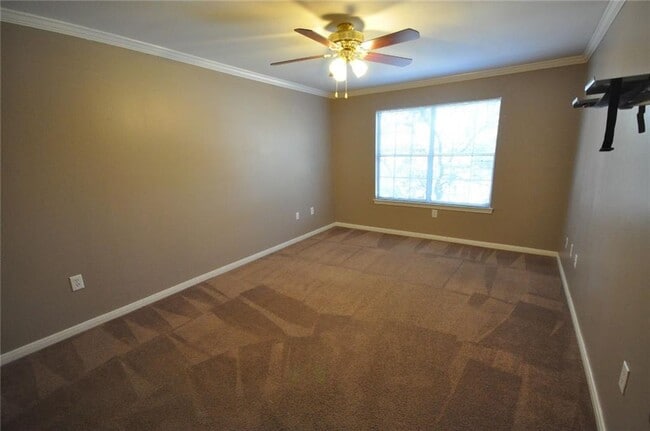 Building Photo - 501 W 26th St