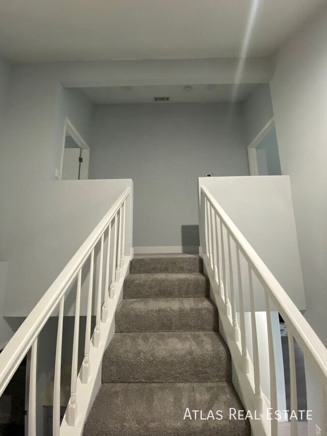 Building Photo - 1916 Old Mill Ln