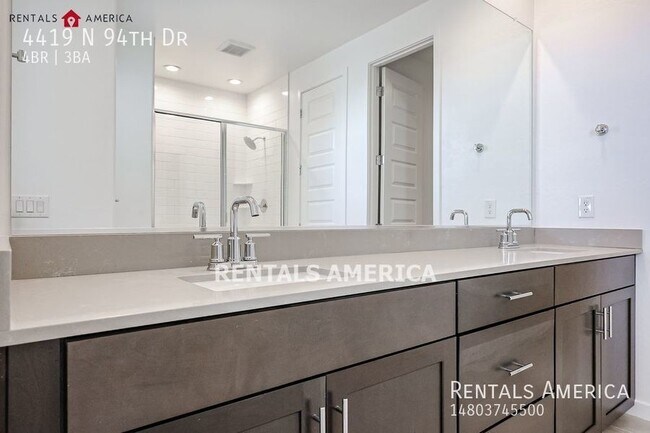 Building Photo - Gorgeous Open-Concept 4-Bedroom Home in a ...