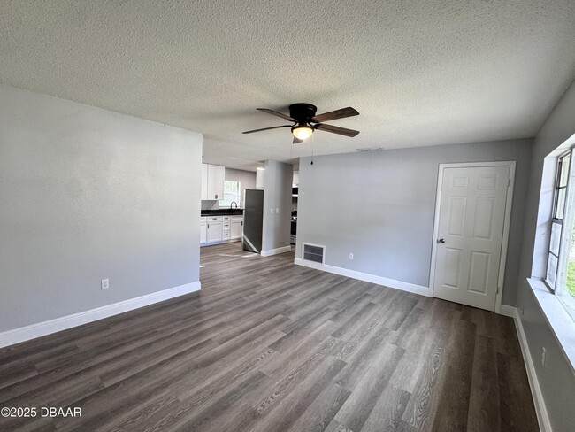 Building Photo - 704 Boston Ct