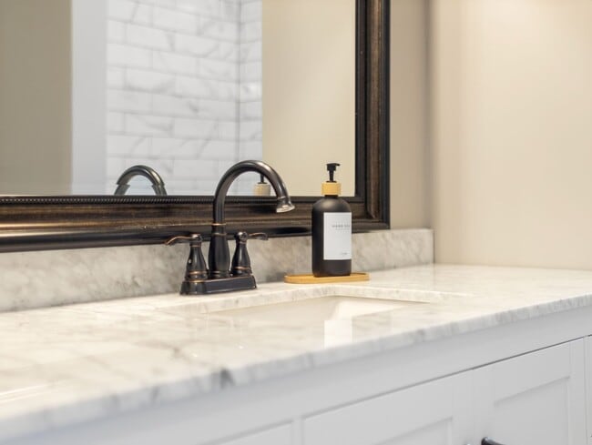 Building Photo - Spacious 4-Bedroom Pet-Friendly Home in North Spokane