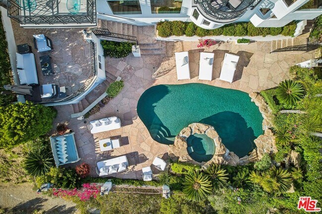 Building Photo - 2411 Mt Olympus Dr