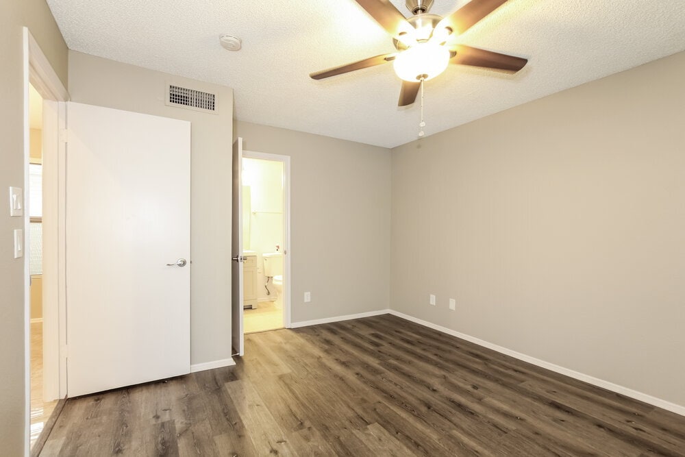 Building Photo - 4758 W Escuda Dr