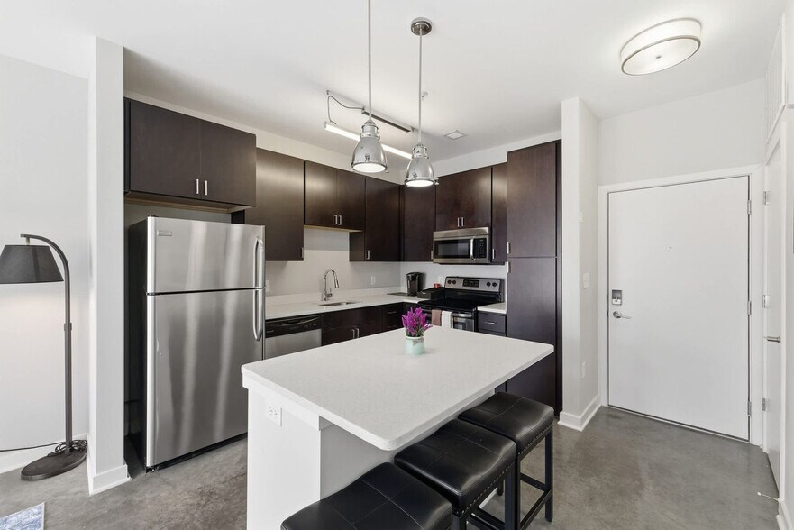 Building Photo - 421 E Market St