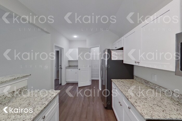 Building Photo - 820 Heather Dr