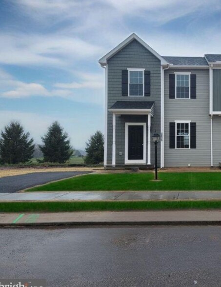 Primary Photo - 3615 Fieldstone Dr