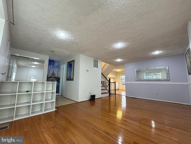 Building Photo - 6505 Field Master Dr