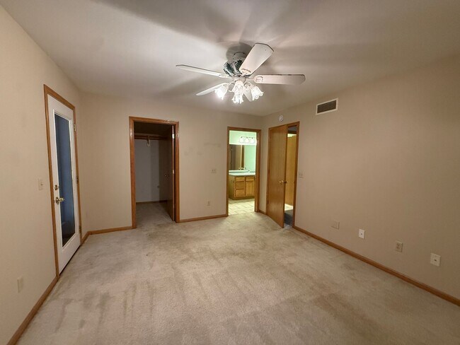 Building Photo - 6078 Croix Dr
