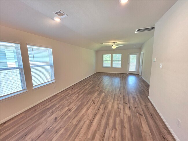 Building Photo - 221 Harper Ridge Dr