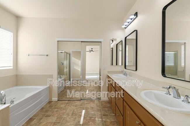 Building Photo - 785 Ellerbrook St