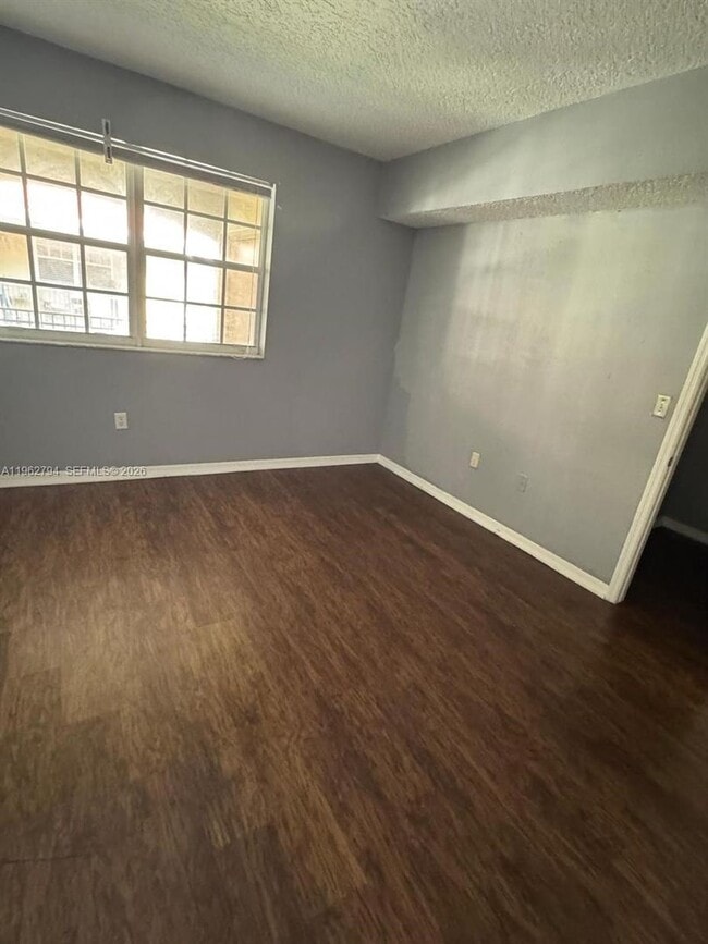 Building Photo - 231 SW 116th Ave