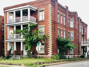 Building Photo - 302 N 9th St