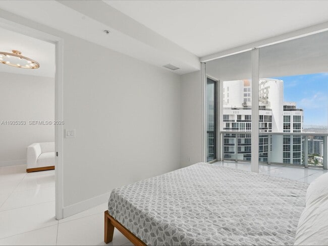 Building Photo - 18201 Collins Ave