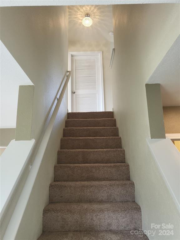 Building Photo - 2440 Mint Thistle Ct