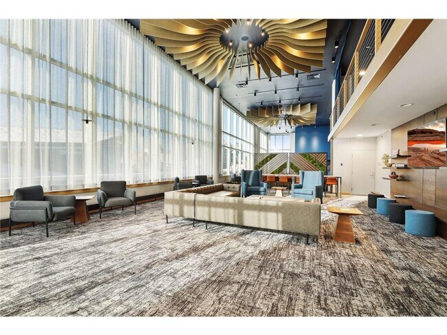 Building Photo - 215 10th Ave S