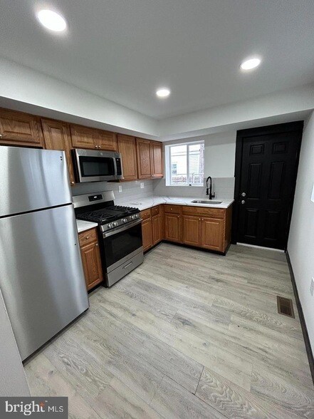 Building Photo - 3325 Livingston St