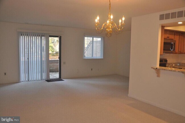 Building Photo - 112 Woodgate Ln