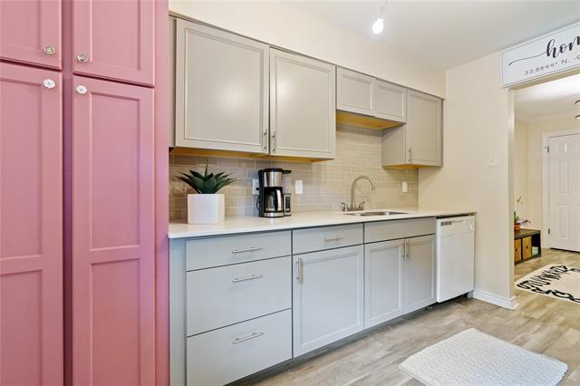 Building Photo - 7707 Meadow Park Dr