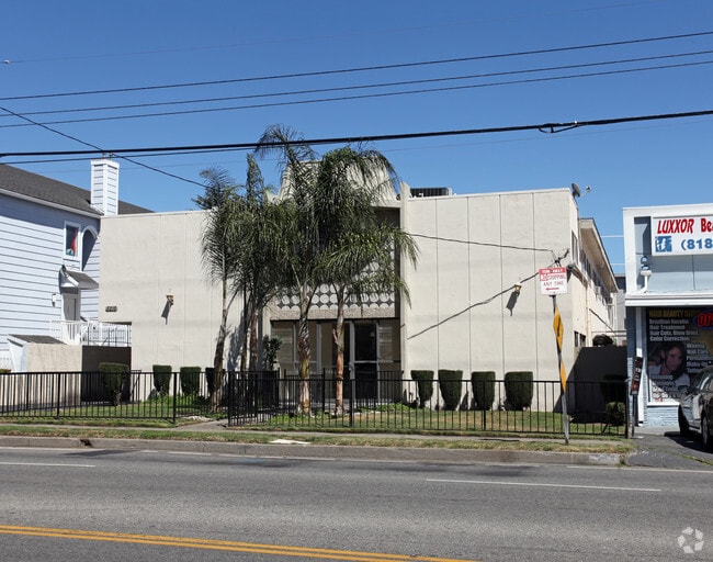 Building Photo - 5216 Kester Ave