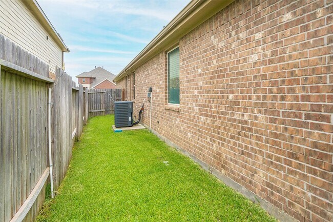 Building Photo - 24715 Scarlatti Cantata Dr