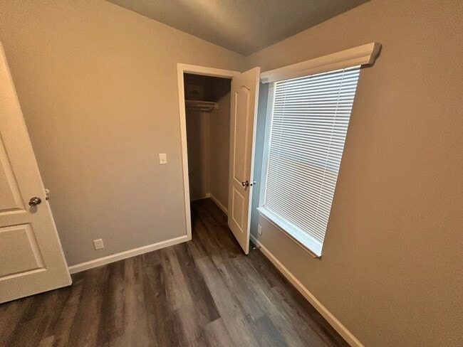 Building Photo - 2 Bedroom\2 Bath Country Home in Modesto