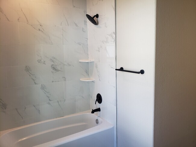 Building Photo - 936 W Austin St