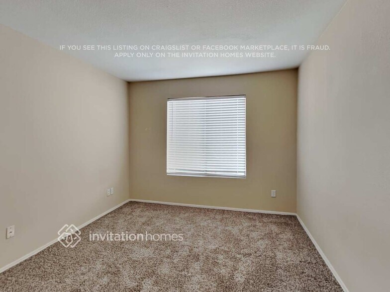 Building Photo - 3844 W Fallen Leaf Ln