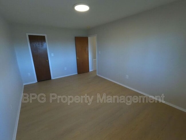 Building Photo - 8810 Wesley Ave