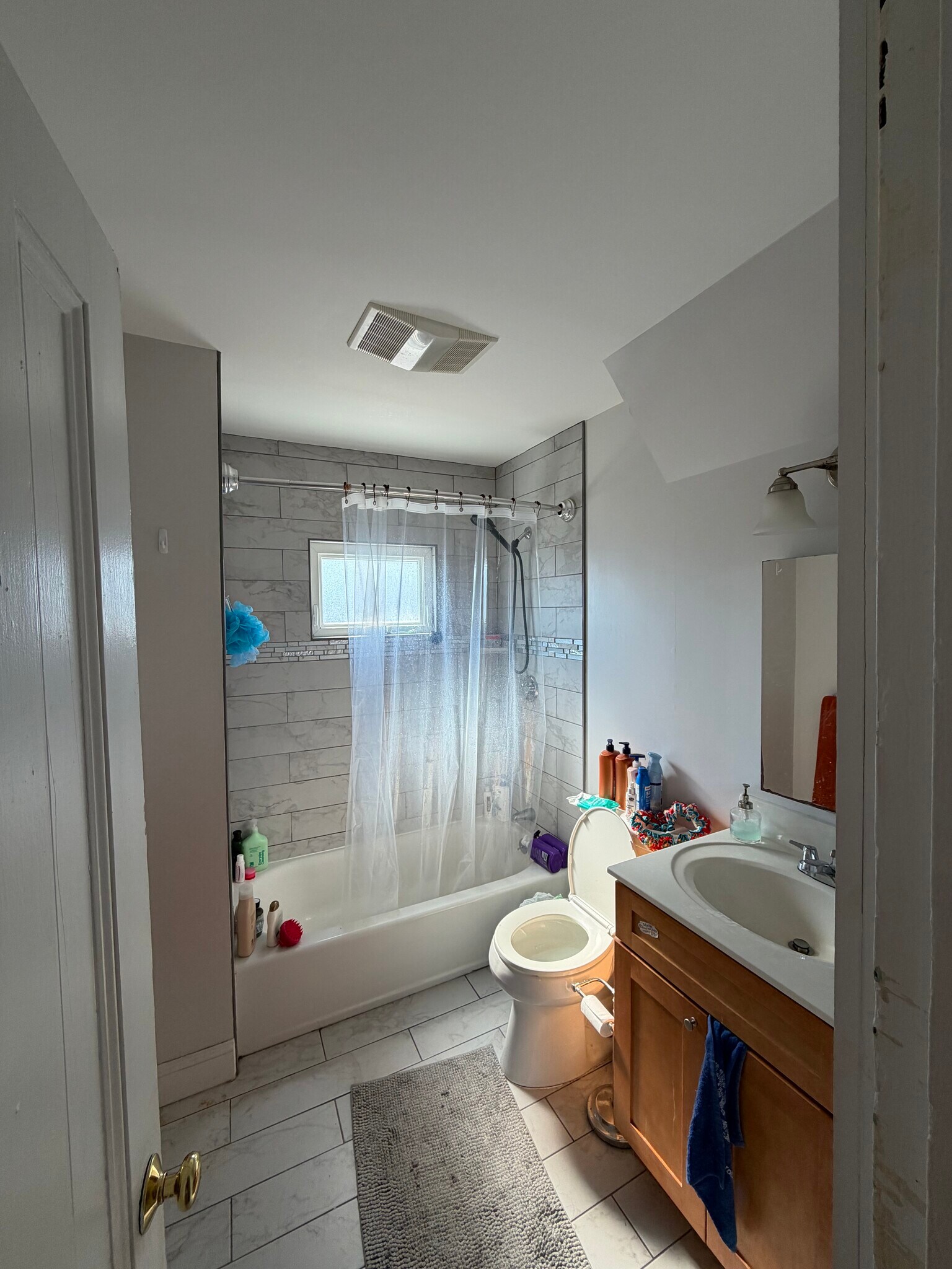 Building Photo - 384 Washington St