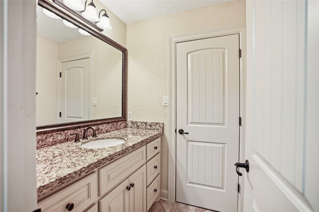 Building Photo - 536 Stephen F Austin Dr