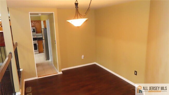 Building Photo - 3443 Bloomingdale Dr