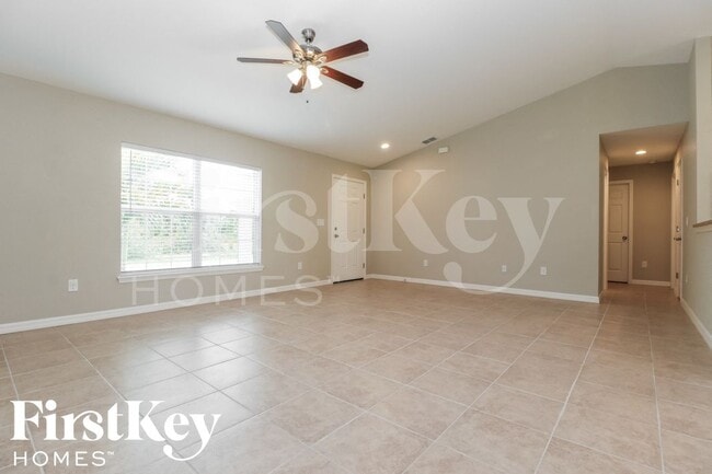 Building Photo - 12252 Clarendon Ave