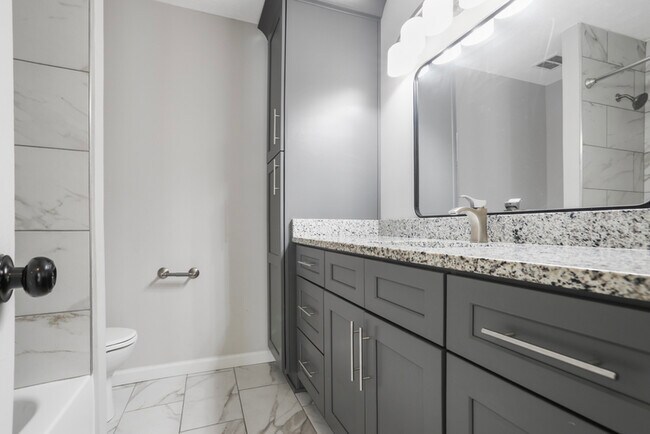 Building Photo - 115 Winding River Dr